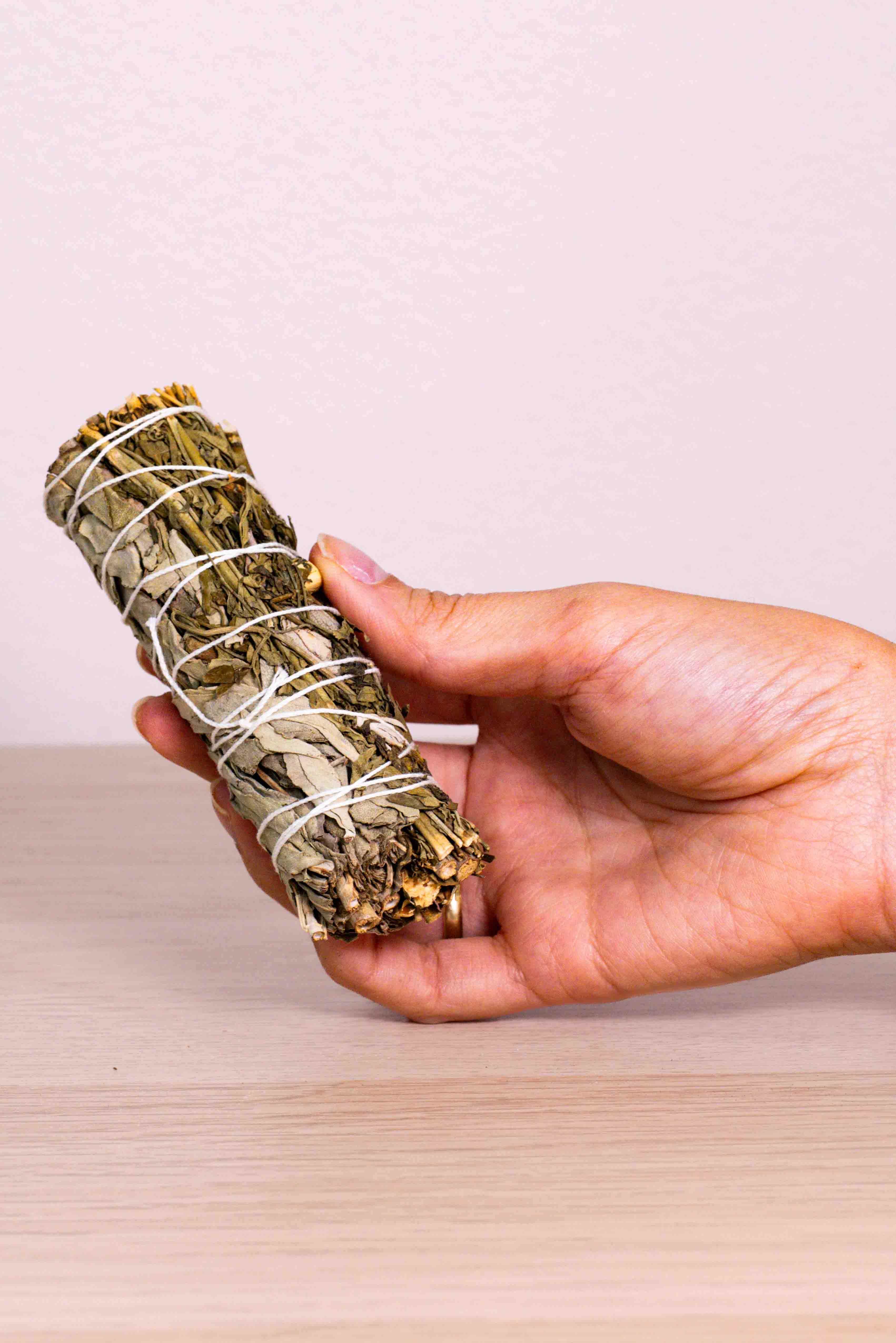 Atado de Salvia con Ruda - Limpieza y Protección Energética