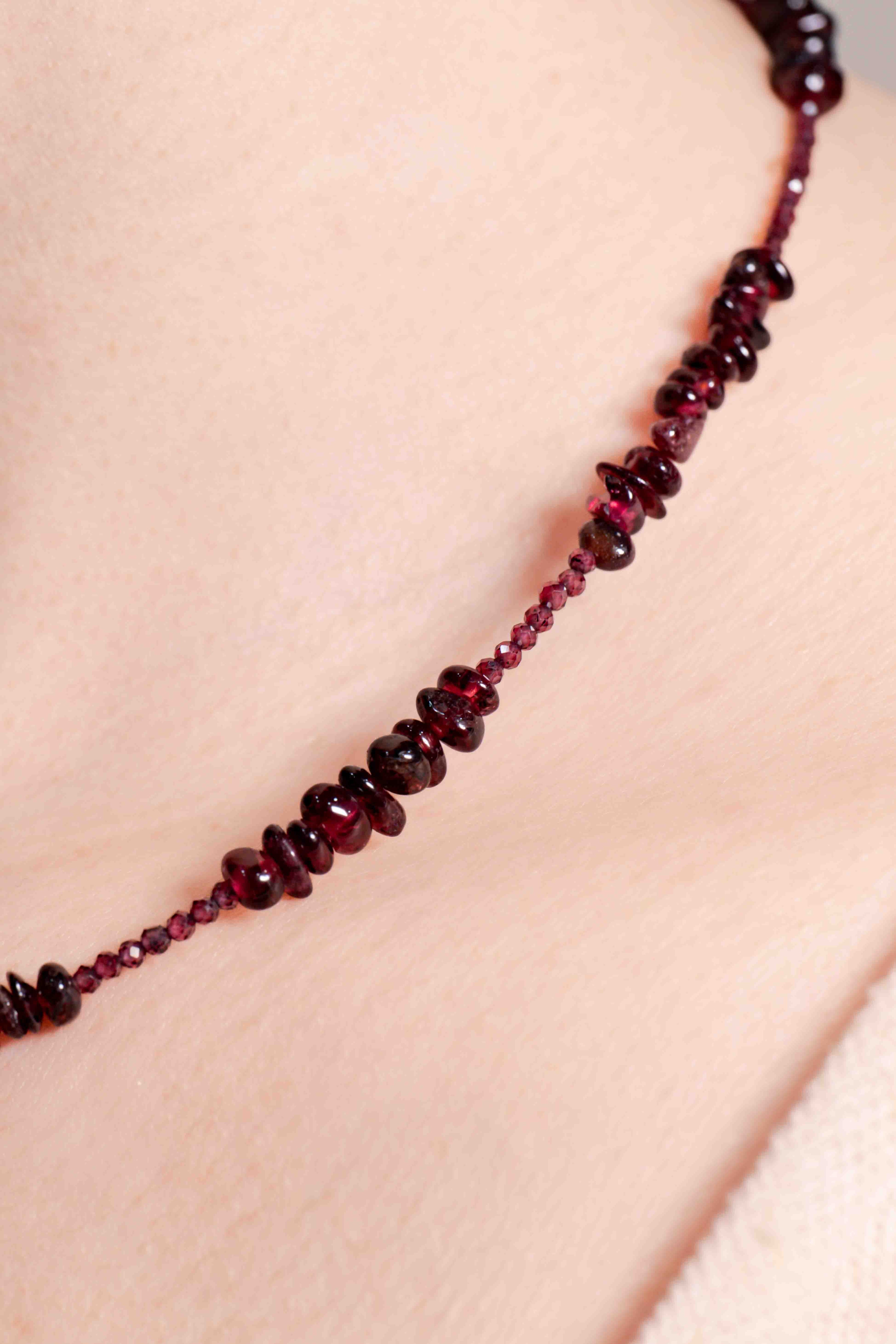 Collar de Granate hecho a mano