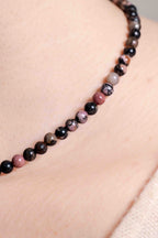 Collar de Rodonita hecho a mano