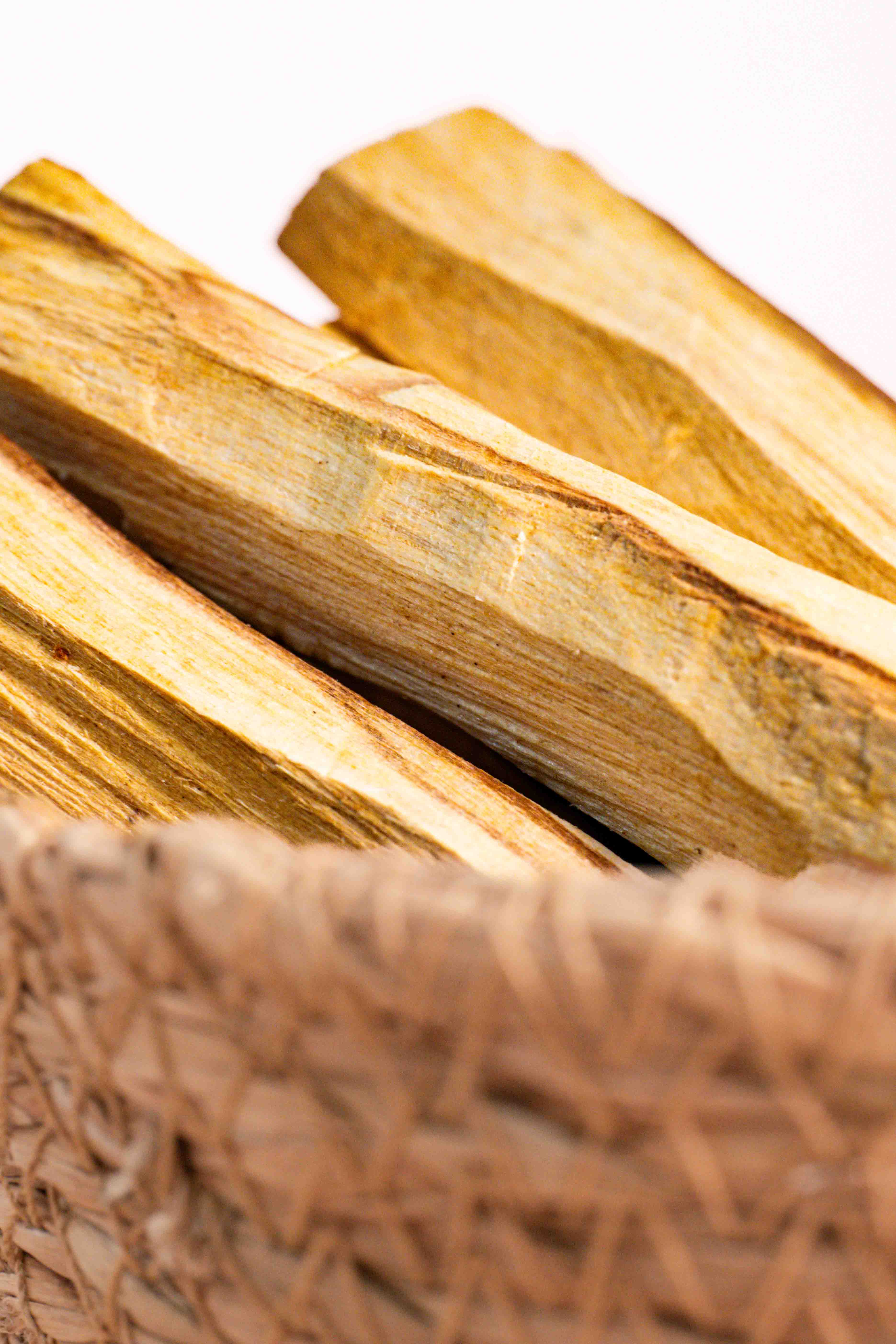 Palo Santo - Madera Sagrada de Limpieza y Purificación