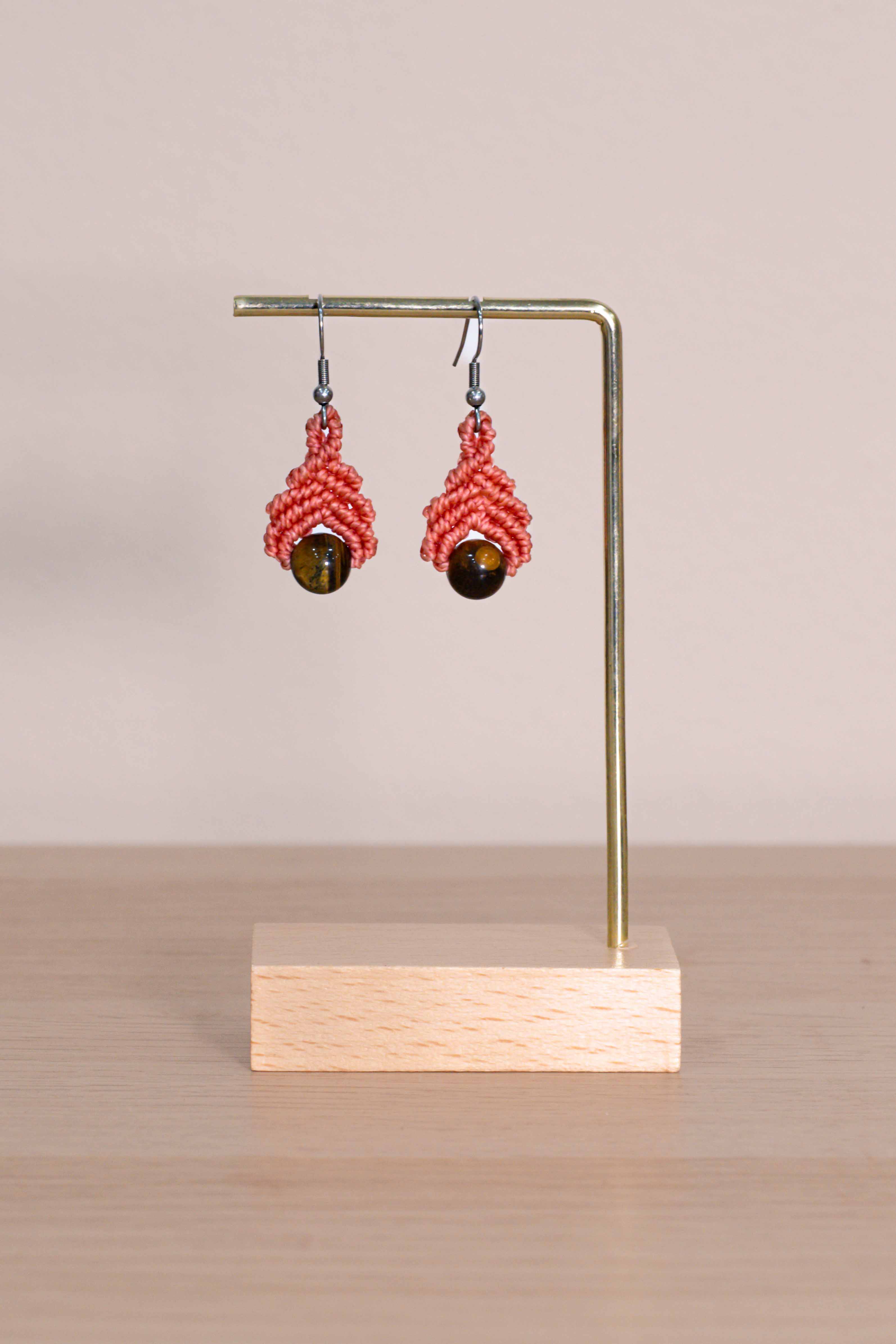 Pendiente Espiral - Ojo de tigre (coral)