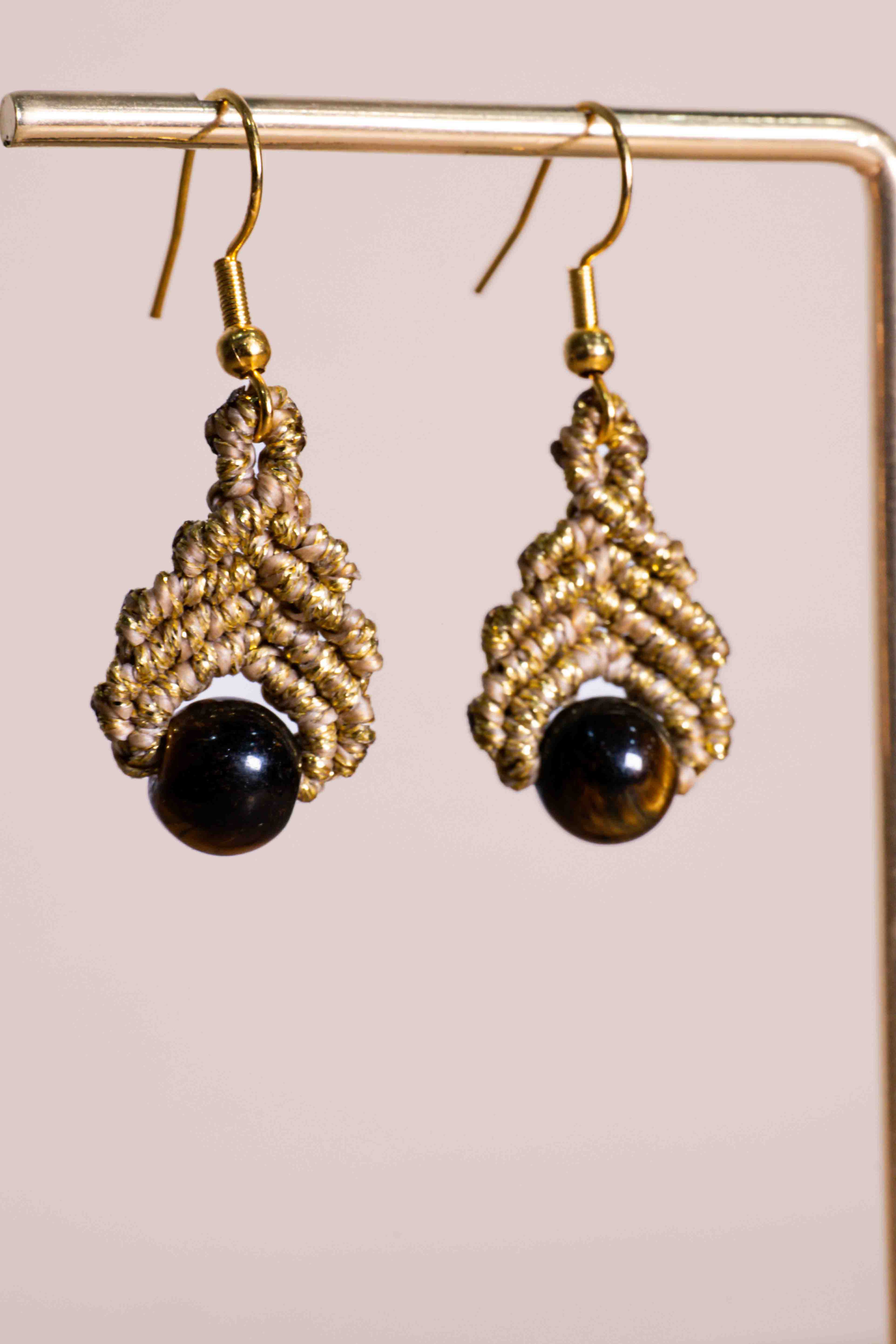 Pendiente Espiral - Ojo de tigre (dorado)