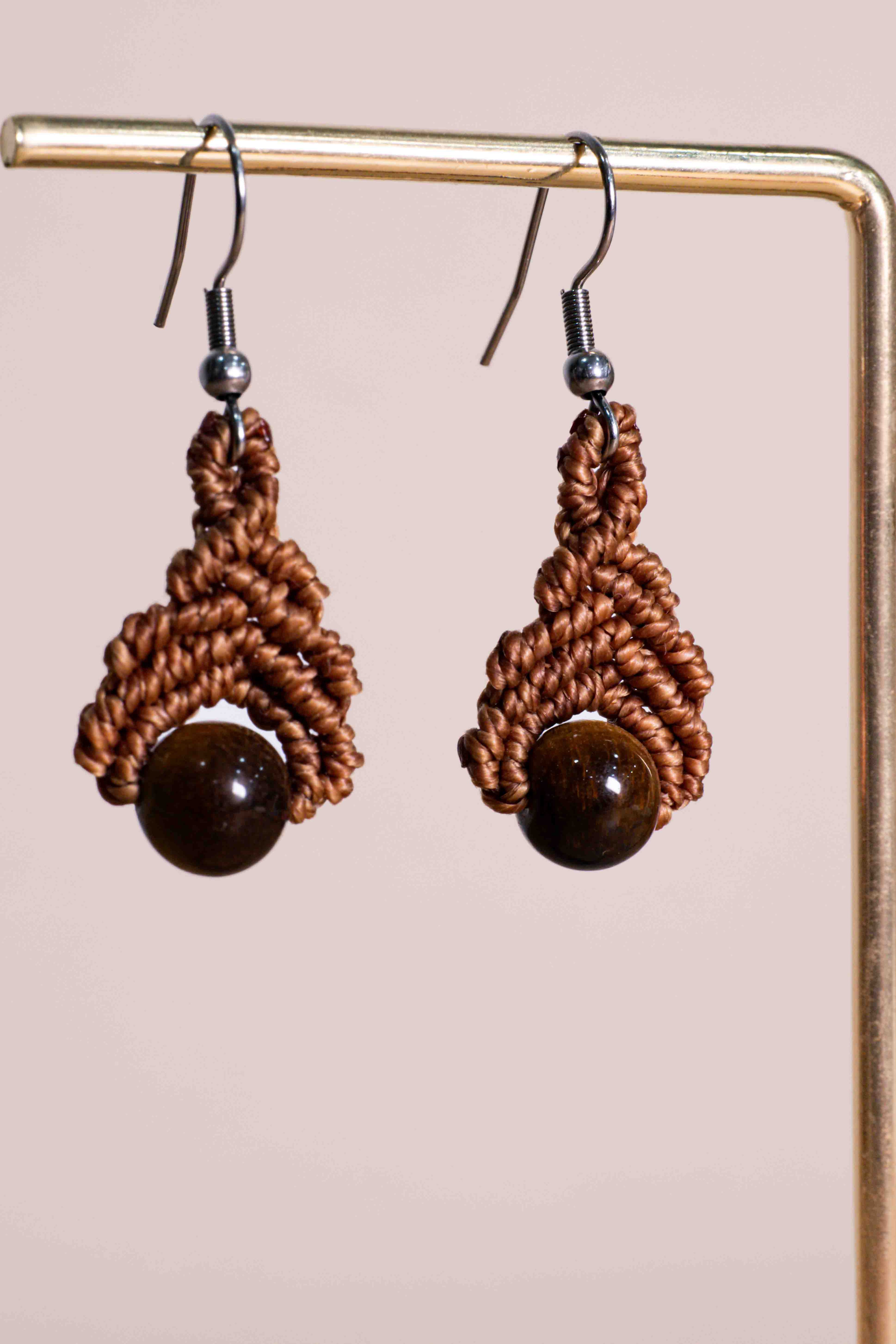 Pendiente Espiral - Ojo de tigre (marrón claro)