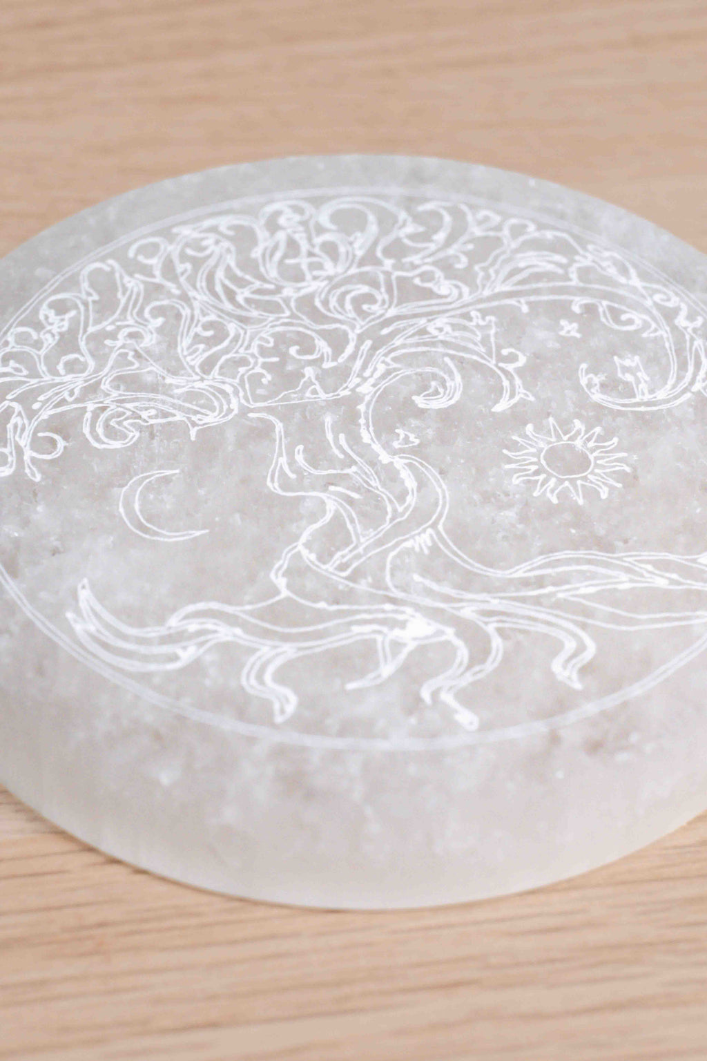 Placa de Selenita con arbol, sol y luna