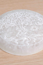 Placa de Selenita con arbol, sol y luna