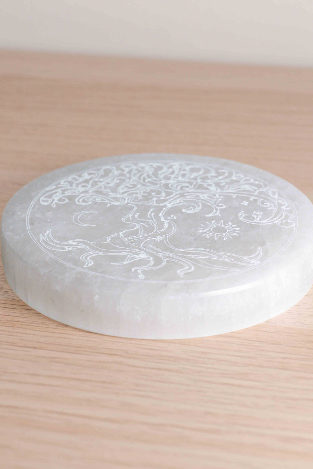 Placa de Selenita con arbol, sol y luna