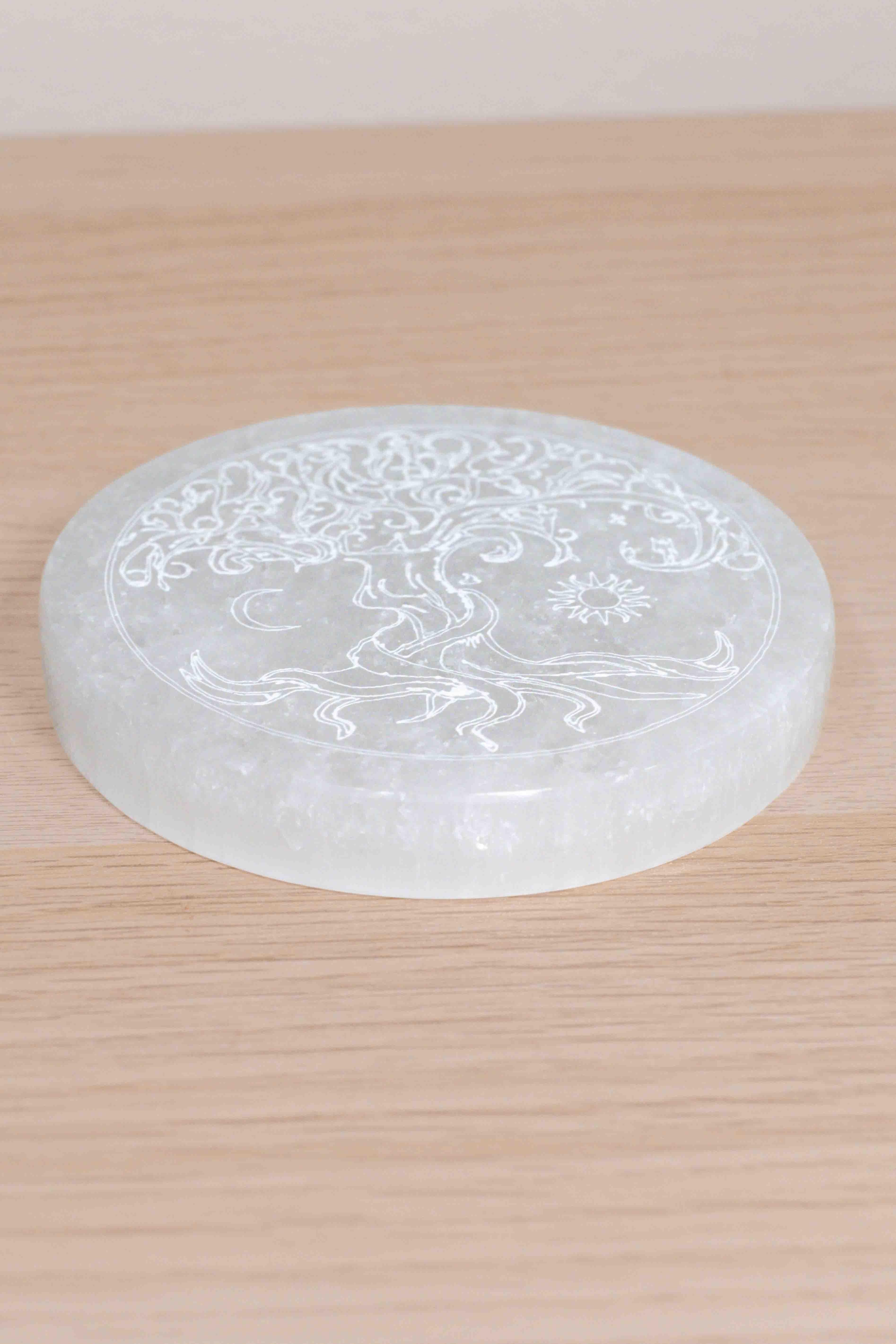 Placa de Selenita con arbol, sol y luna