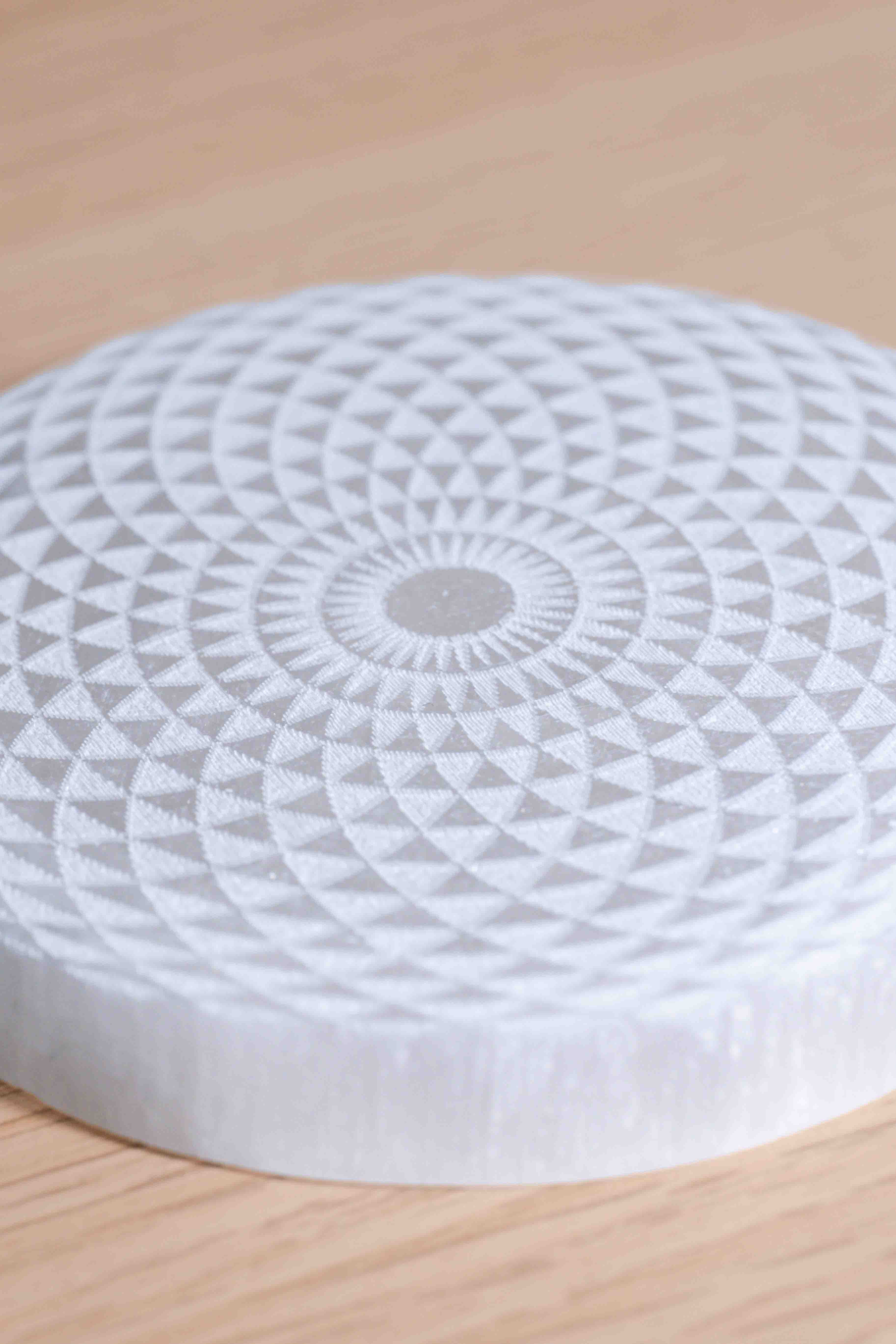 Placa de Selenita con Geometría Sagrada