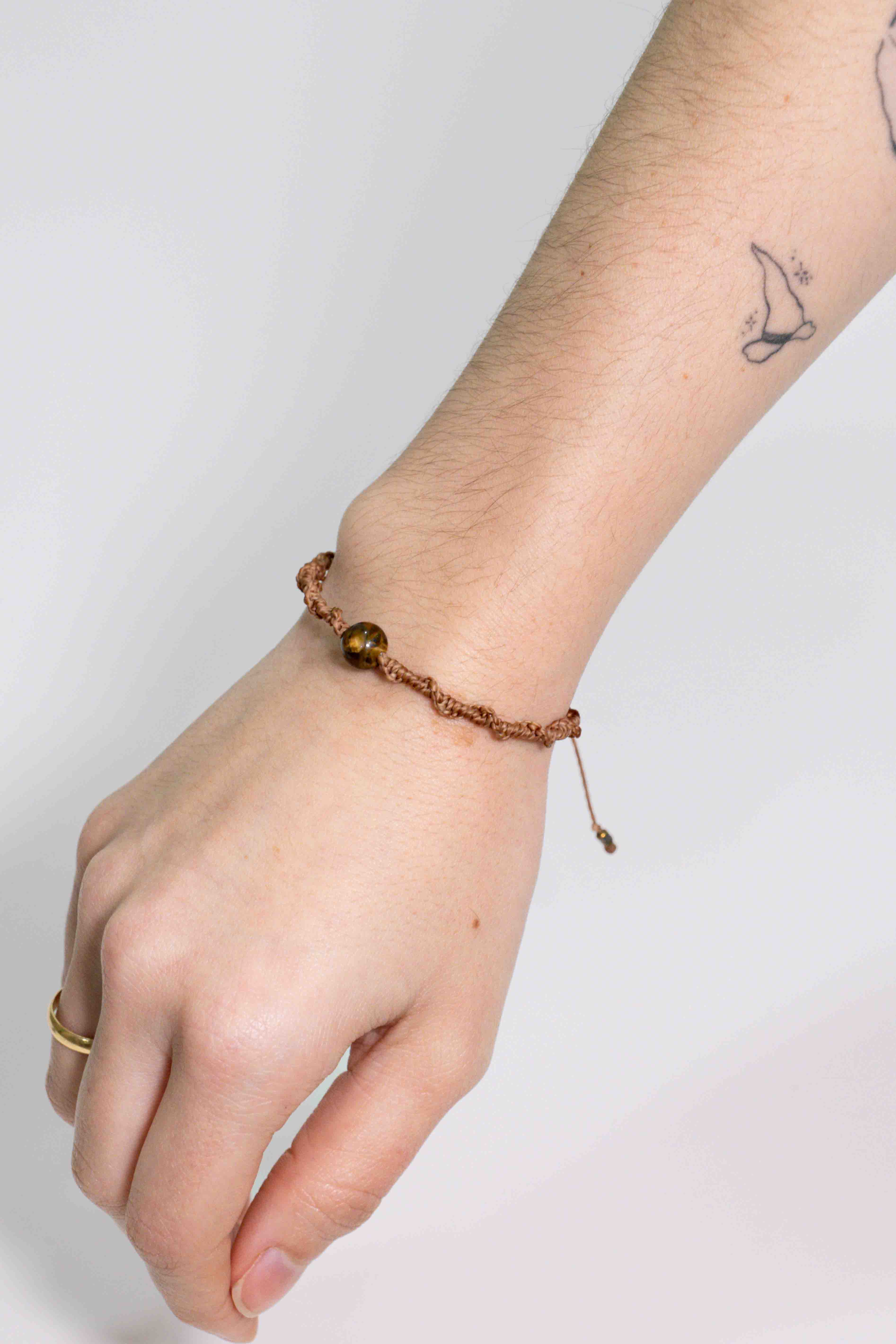 Pulsera de Macramé con Ojo de Tigre (Marrón claro)