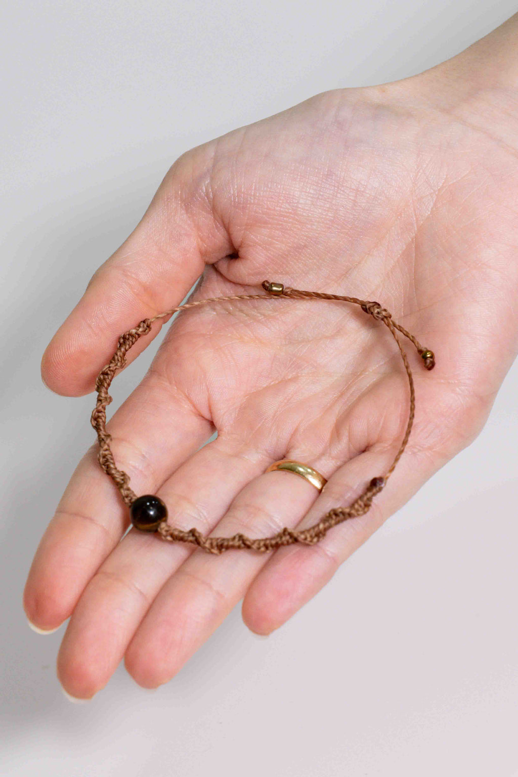 Pulsera de Macramé con Ojo de Tigre (Marrón claro)