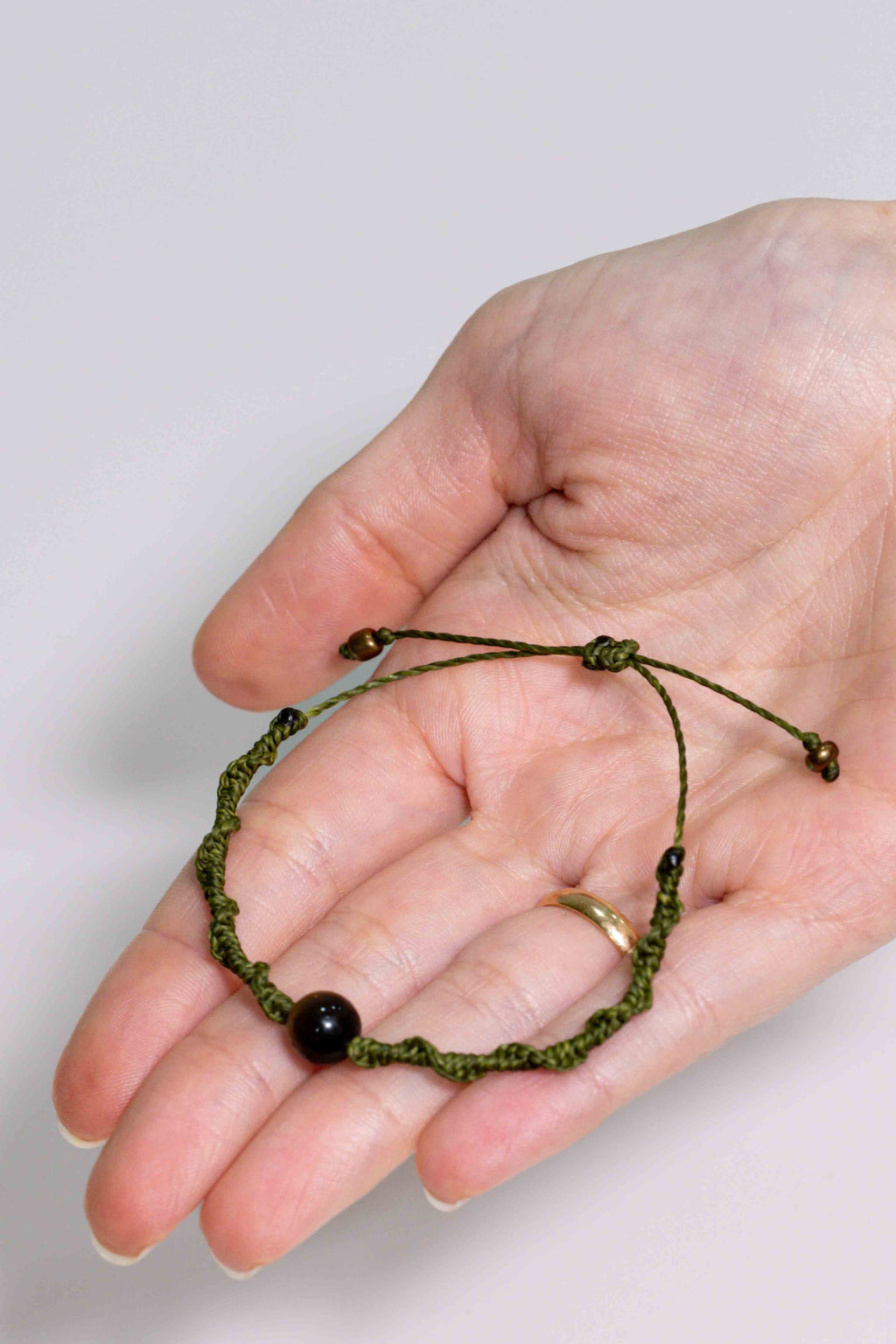 Pulsera de Macramé con Ojo de Tigre (Verde)