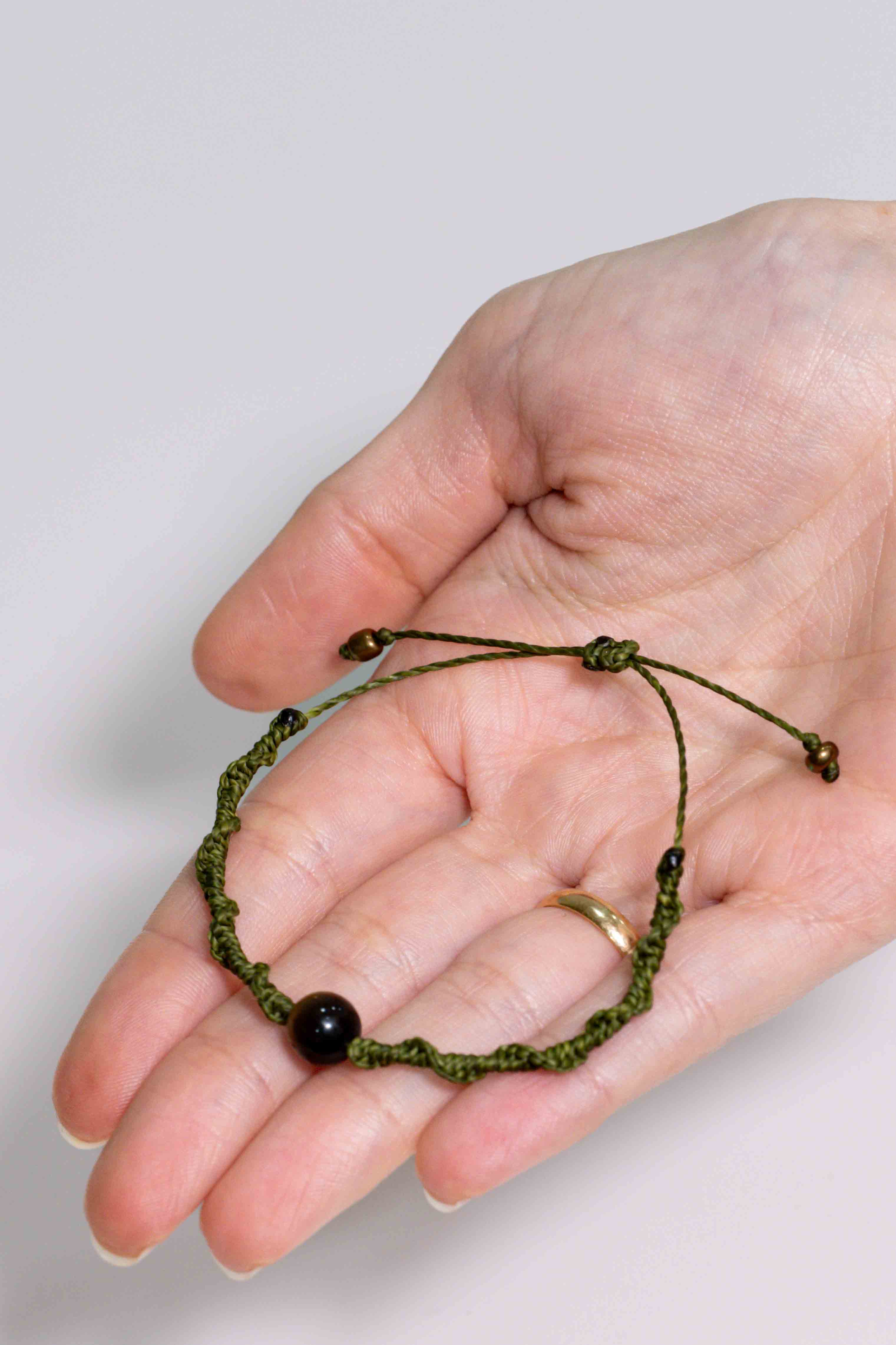 Pulsera de Macramé con Ojo de Tigre (Verde)