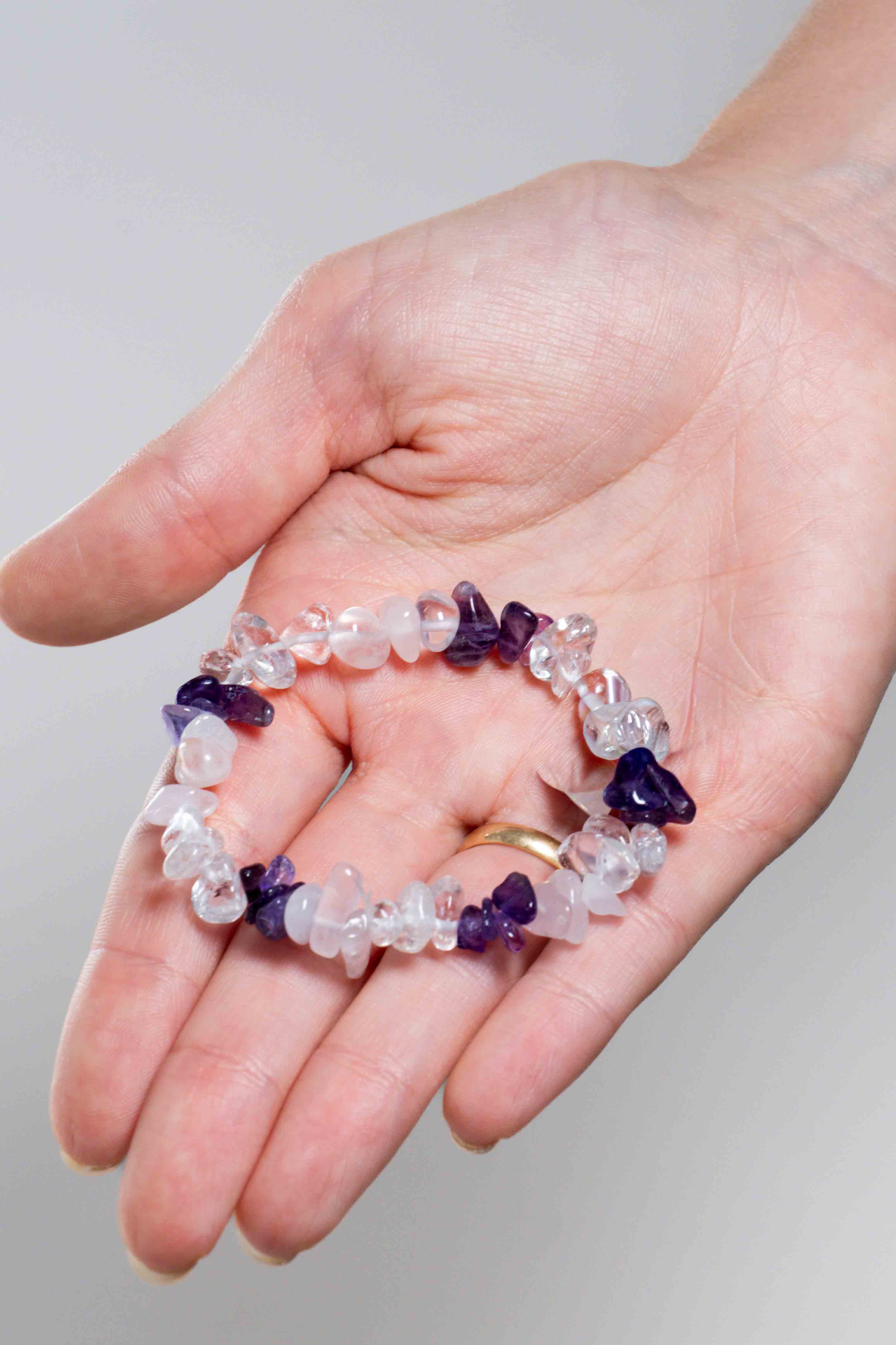 Pulsera Triángulo de oro (Cuarzo Rosa, Cuarzo Transparente, Amatista) en chips