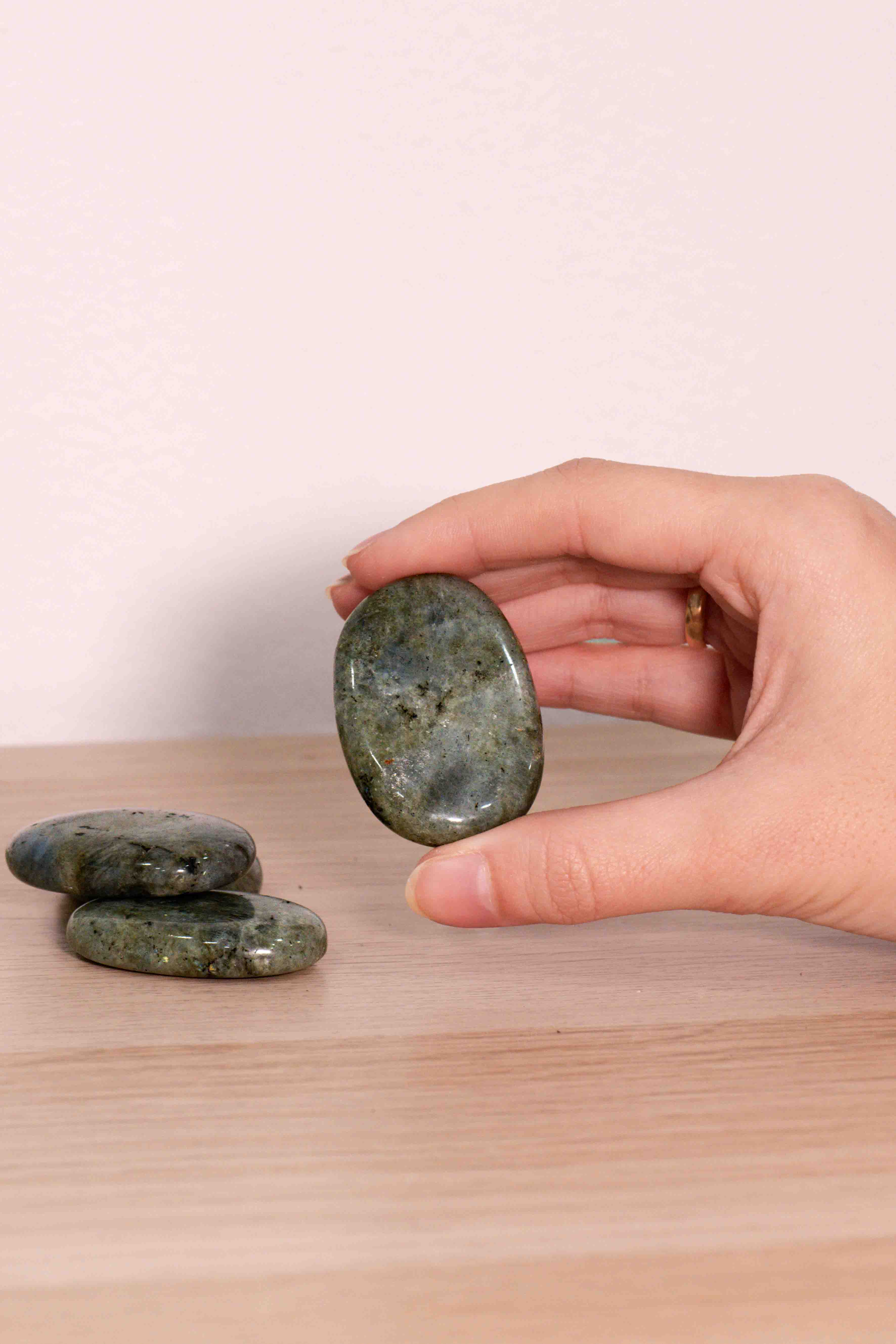 Rodado plano Labradorita