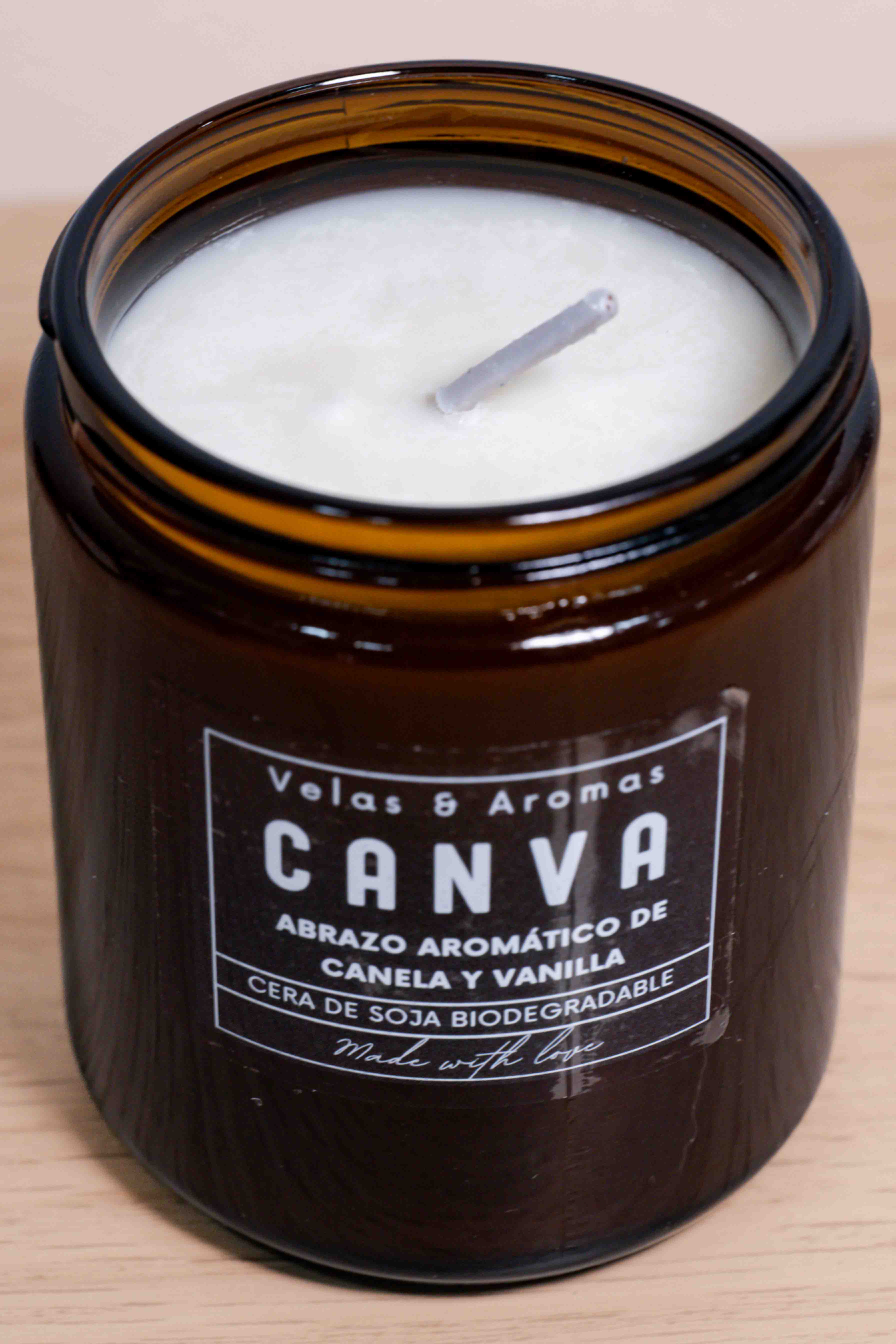 Vela Ámbar - Canva