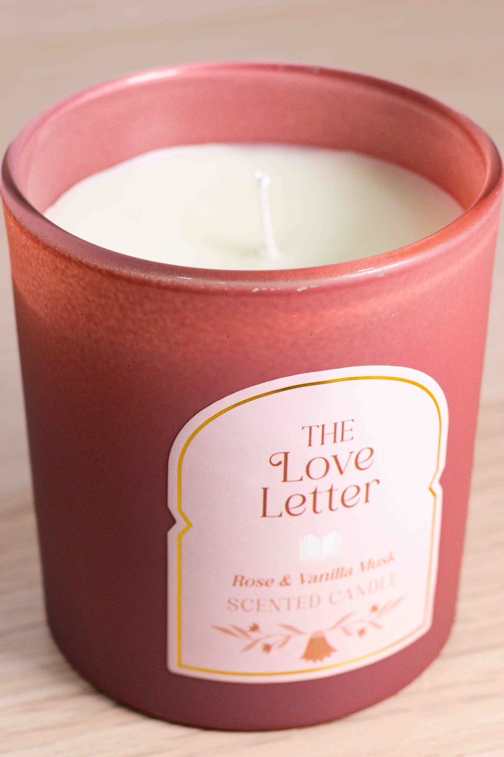 Vela The Love Letter – Rosa y Almizcle de Vainilla